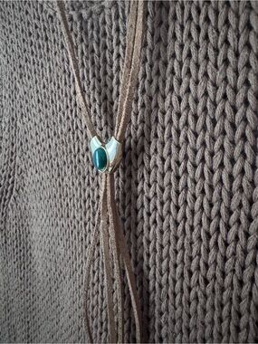 Green Stone “bolo” Suede Necklace - Gold finish - adjustable